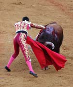 Sevilla - corrida de toros - Jose Manzanares performing <i>estocada</i>