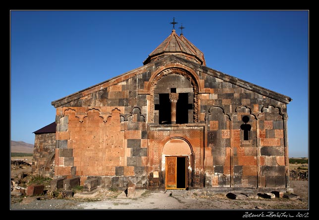 Armenia - Hovhannavank - the gavit