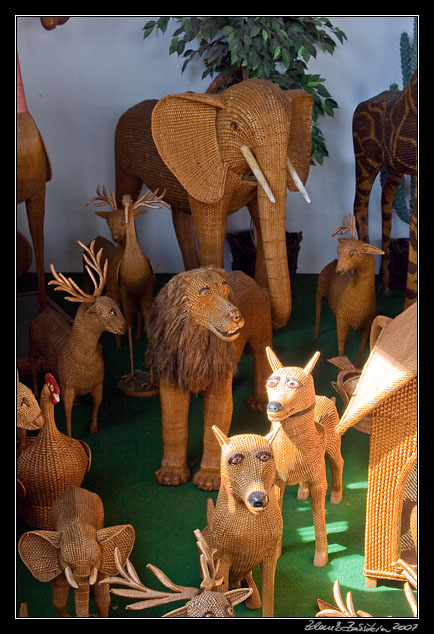 wicker zoo in Camacha craft center