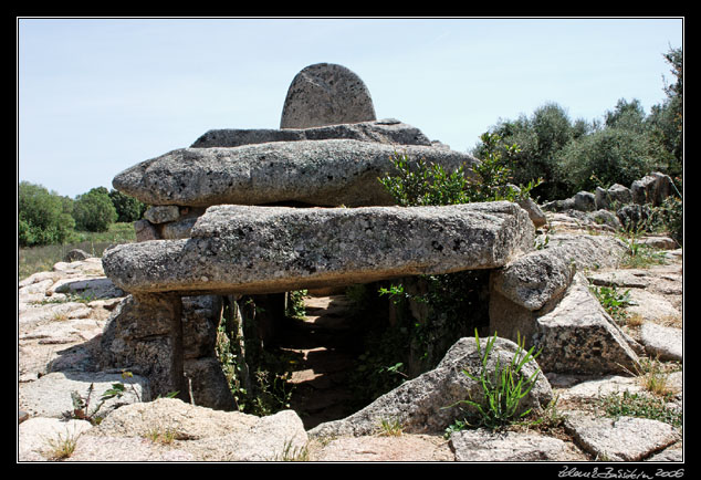 Arzachena - tomba di giganti di Coddu Vecchiu