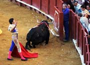 Sevilla - corrida de toros - Sebastián Castella triumphant
