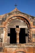 Armenia - Hovhannavank - gavit window
