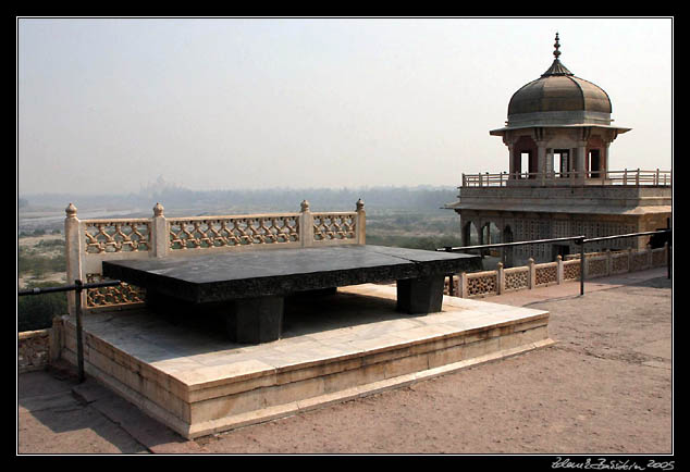 Red fort of Agra - Jahangir`s Throne
