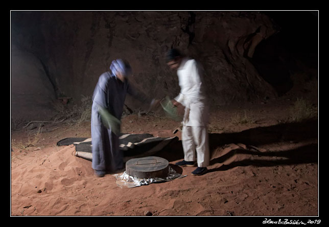 Wadi Rum - unearthing an evening meal
