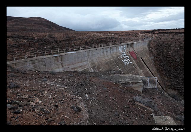 Lanzarote - Barranco Valle del Palomo dam