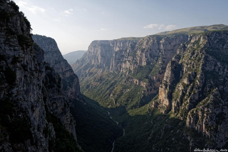 Pindos - Zagorochoria - Vikos gorge from Oxia viewpoint