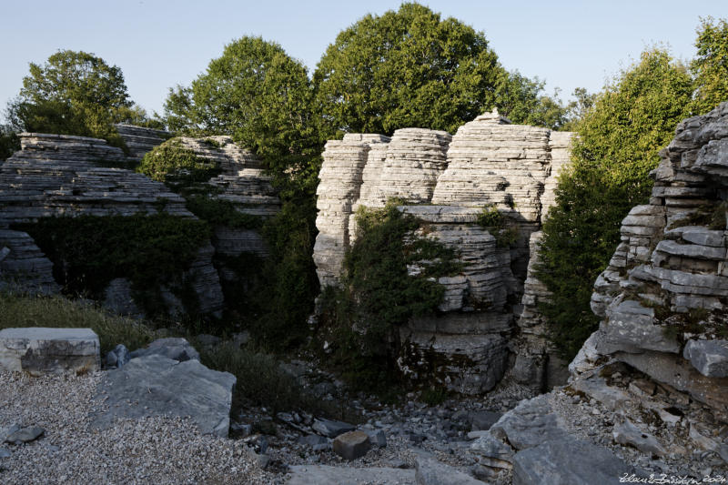 Pindos - Zagorochoria - Stone forest (at Monodendri)