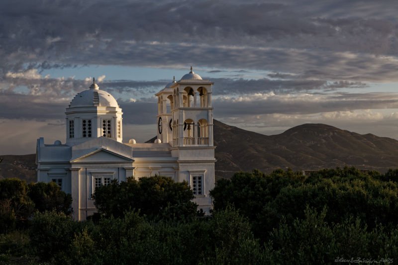 Milos - Tripiti - Agios Nikolaos