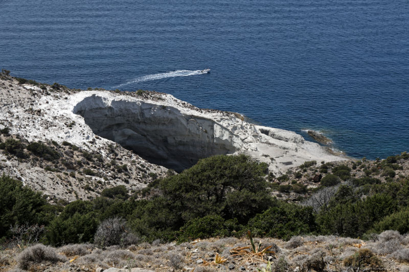 Milos - southwest - Sykia