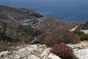 Folegandros - west - Livadaki beach and Aspropounta lighthouse