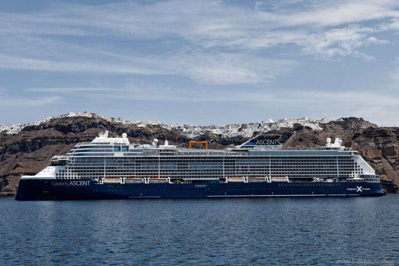 Thera (Santorini) - just a huge piece of shit