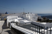 Thera (Santorini) - Fira - keeping it White