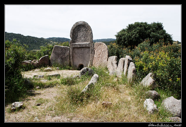 Galtelli - Tomba dei giganti S`ena `e Thomes