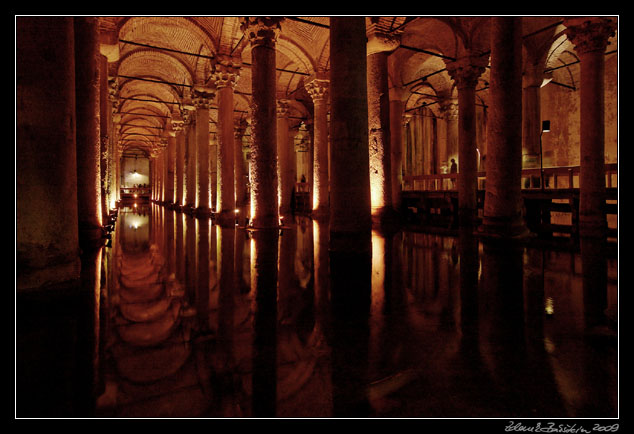 Istanbul - Yerebatan Sarnici (Basilica Cistern)
