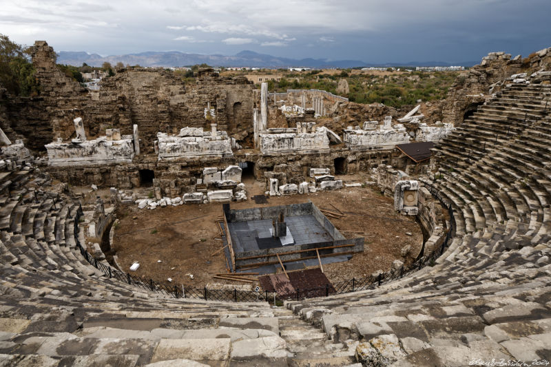 Side - Roman Theatre