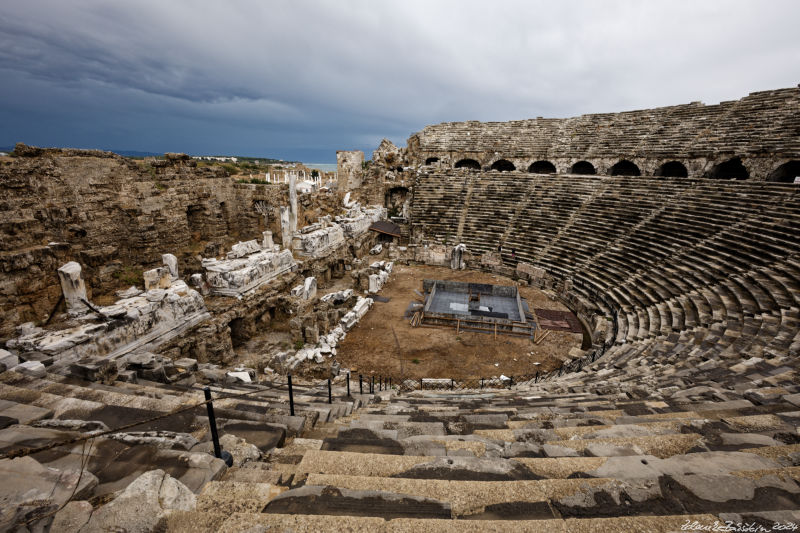 Side - Roman Theatre