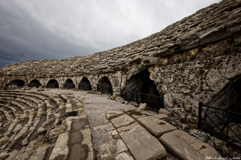 Side - Roman Theatre