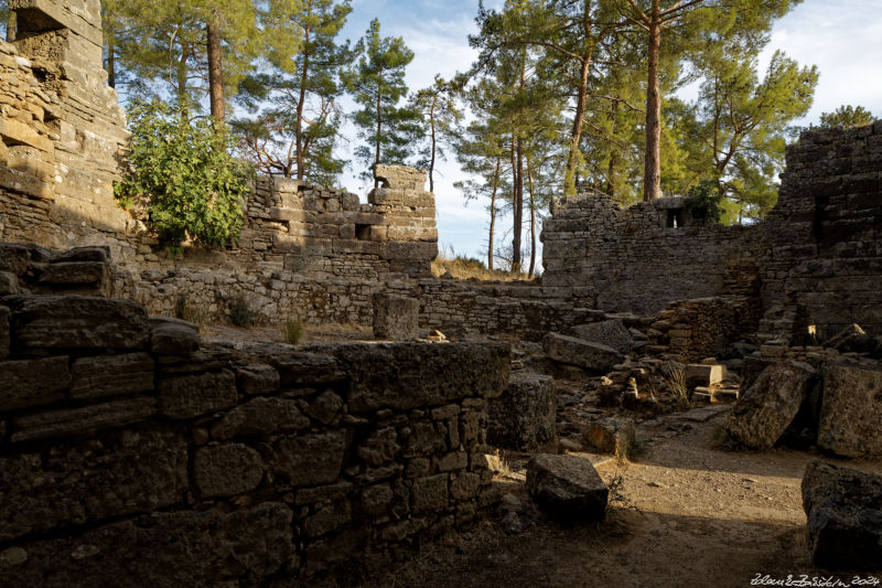 Manavgat dam, Lyrbe - Lyrbe - bouleuterion